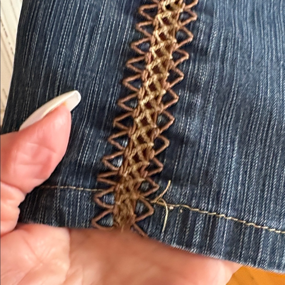#51 Very Cool Vintage Embroidered Jeans - Picture 2 of 7